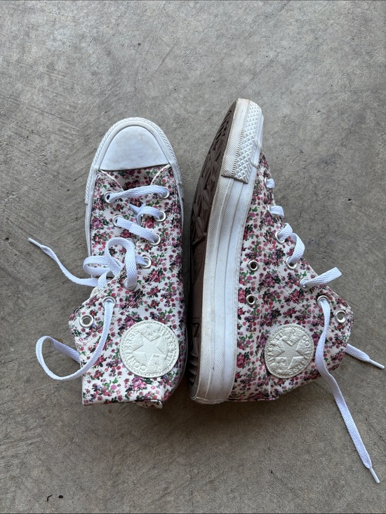 Converse Shoes - Women’s Hightop Floral Converse